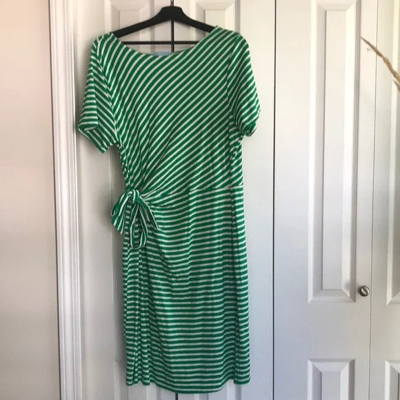 Striped green & white dress - Picture 1 of 4